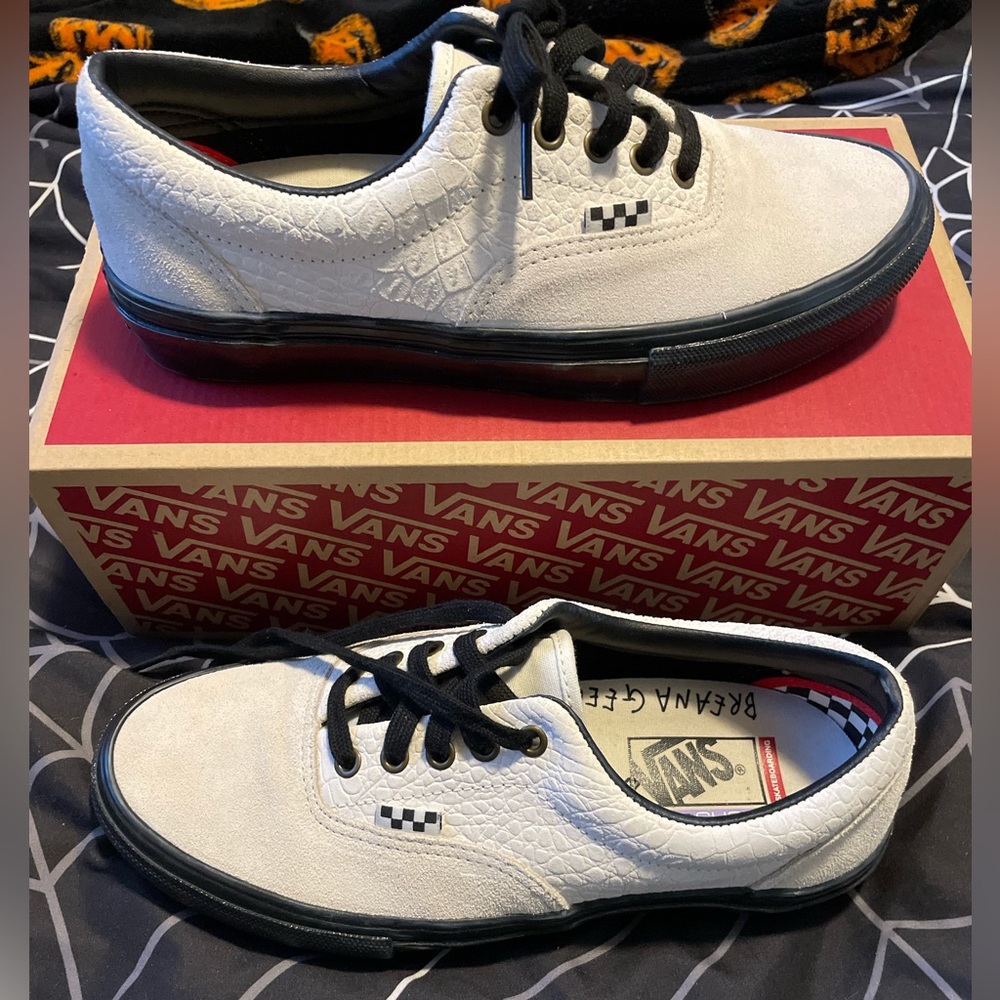 Size 10 Breana Geering (worn ONCE) VANS
